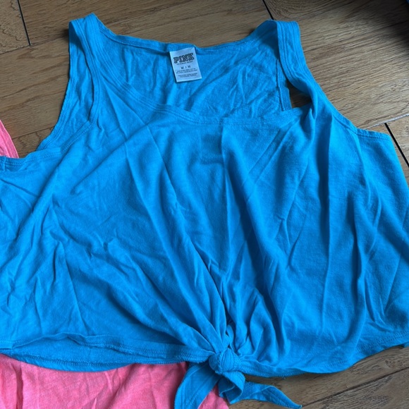 Crop tanks - Picture 3 of 5